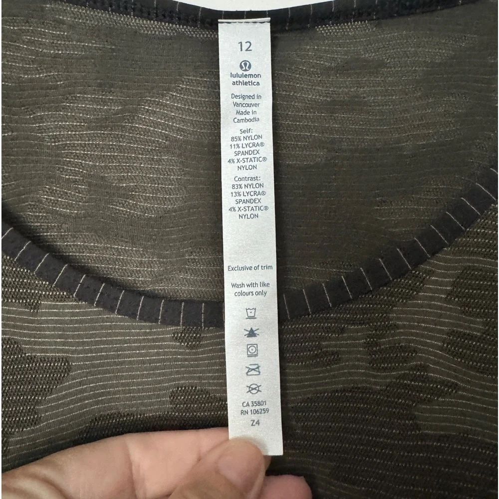 NWT Lululemon Run For Days Short Sleeve in Deep Camo
